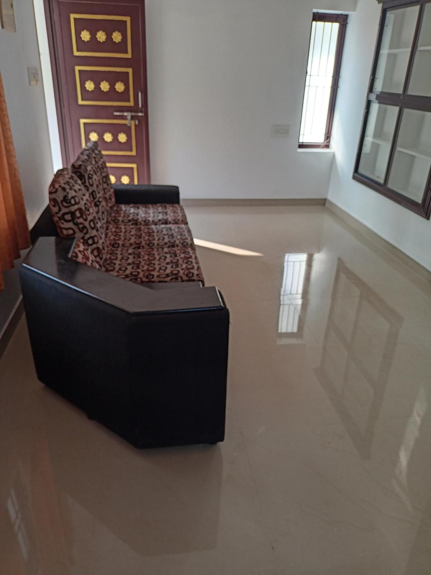 Space Villa Homestay Irimbranallur Ngoại thất bức ảnh